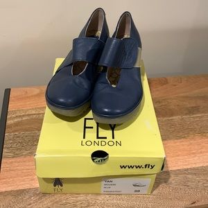 Fly London Yan in navy- EU 39